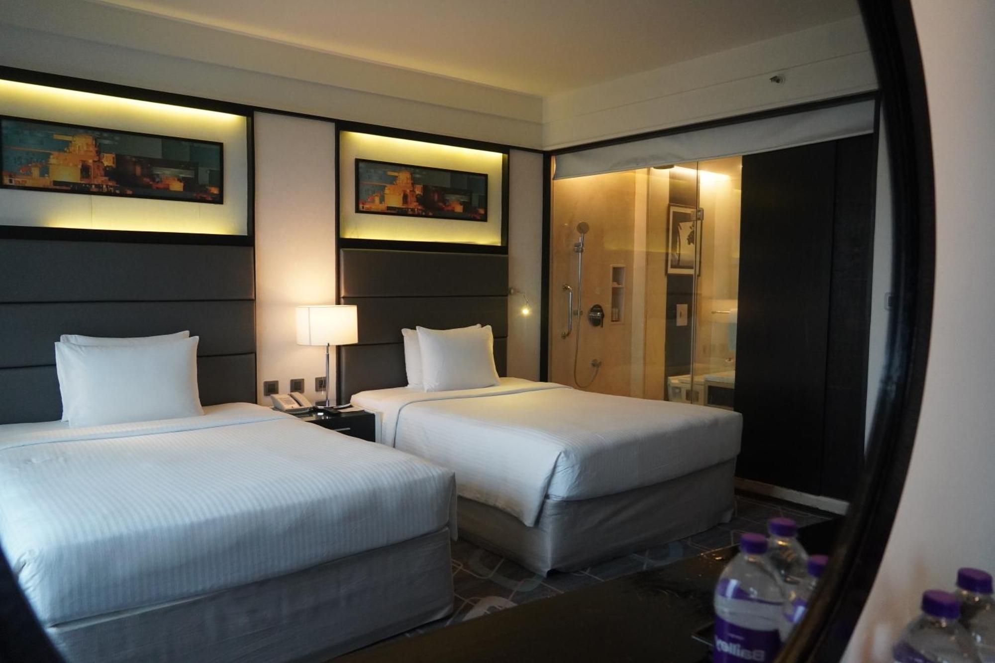 Hotel Crowne Plaza Centre By Ihg 5*