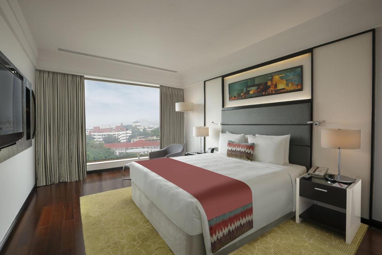 Crowne Plaza Centre By Ihg Hotel Pune