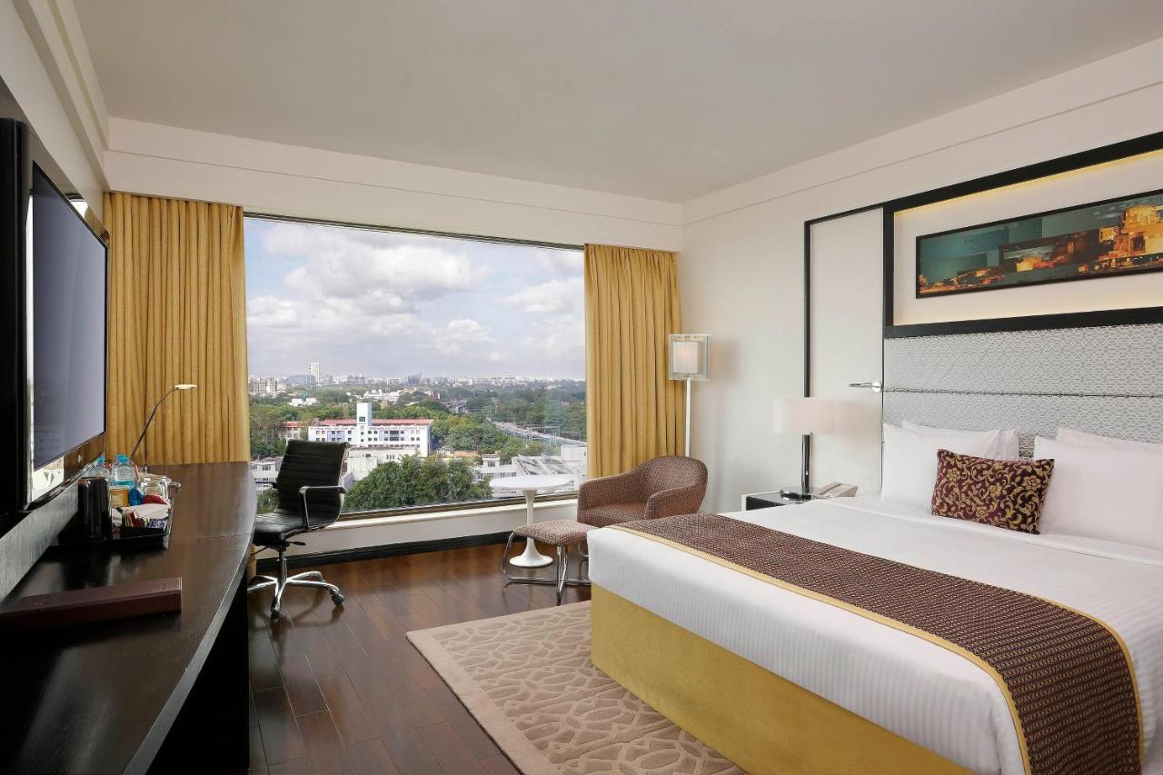 Crowne Plaza Centre By Ihg 5*